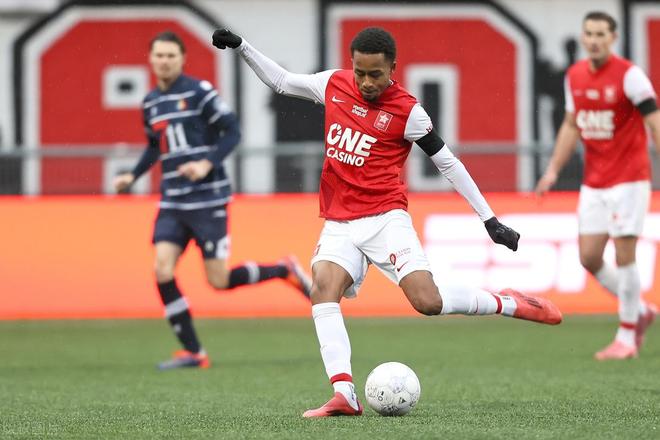 屡屡站上巅 屡屡站上巅